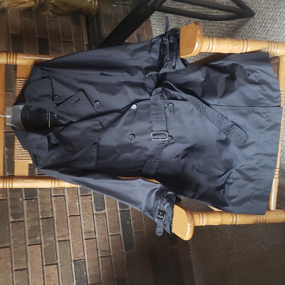 Banana Republic raincoat/trench coat, size M